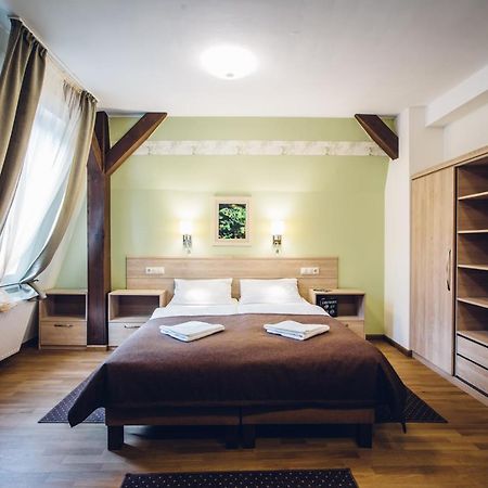 Natur Hotel Koevesteto Hosszuheteny Экстерьер фото